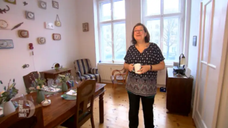 Marions Uhrenwand: Zeit im Blick für das perfekte Dinner-Erlebnis