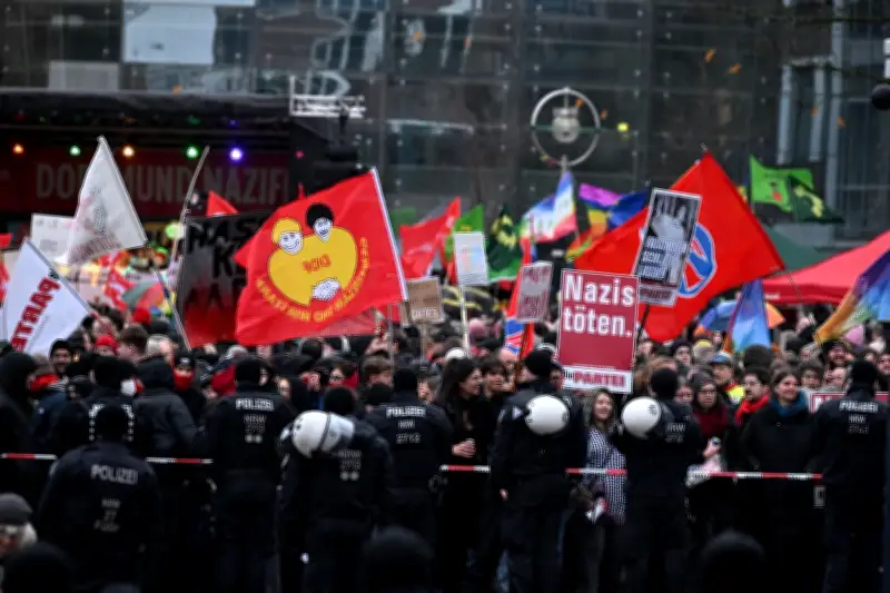 Massive Proteste gegen AfD-Politiker Höcke in NRW: Tausende demonstrieren in Dortmund und Düsseldorf