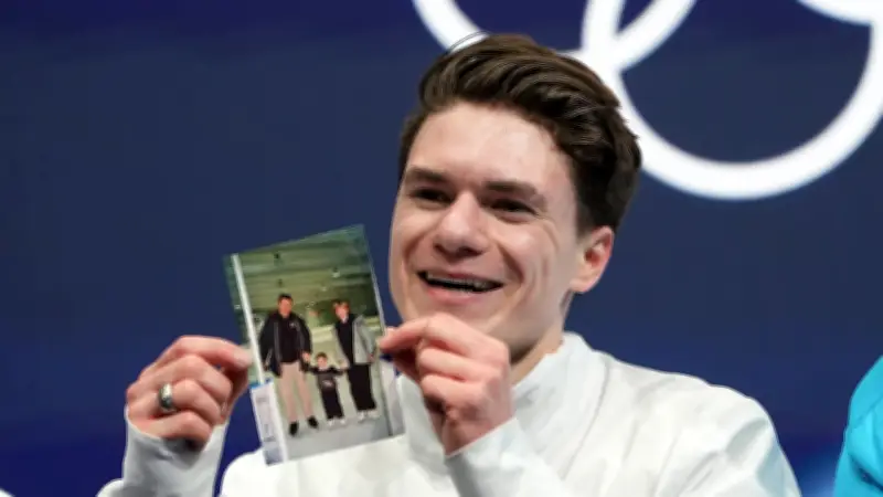 Maxim Naumovs bewegender Olympia-Moment: Eiskunstlauf-Star ehrt verstorbene Eltern