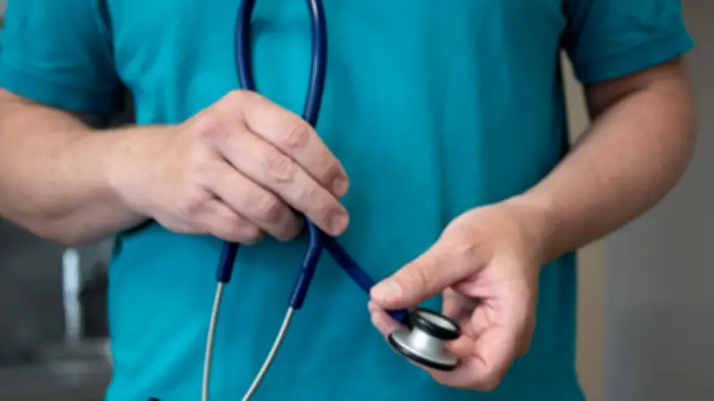 Mediziner warnt eindringlich vor KI-Gesundheitsberatern: Datenschutz und Fehldiagnosen als Hauptrisiken