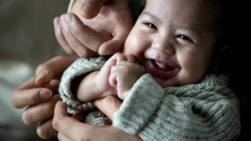 Medizinischer Durchbruch: Baby Issa erfolgreich im Mutterleib gegen seltenen Tumor behandelt