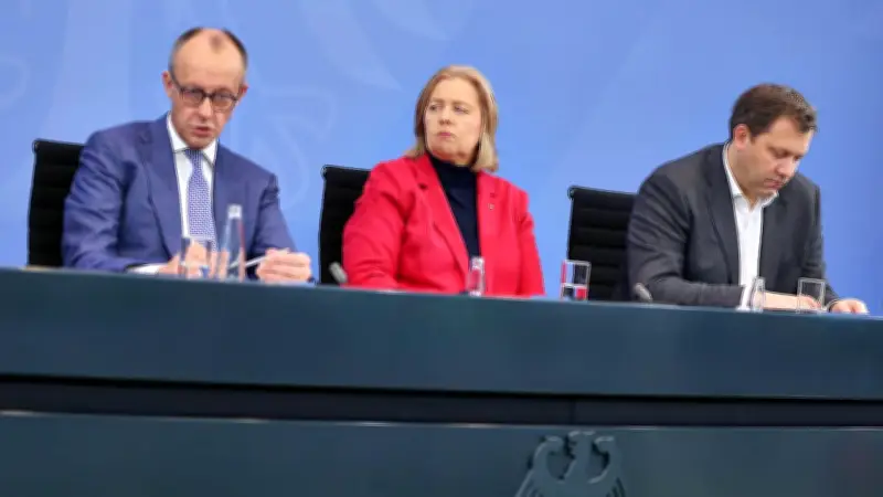 Mehrwertsteuer-Erhöhung im Raum: Bundesregierung in Erklärungsnot bei Haushaltslöchern