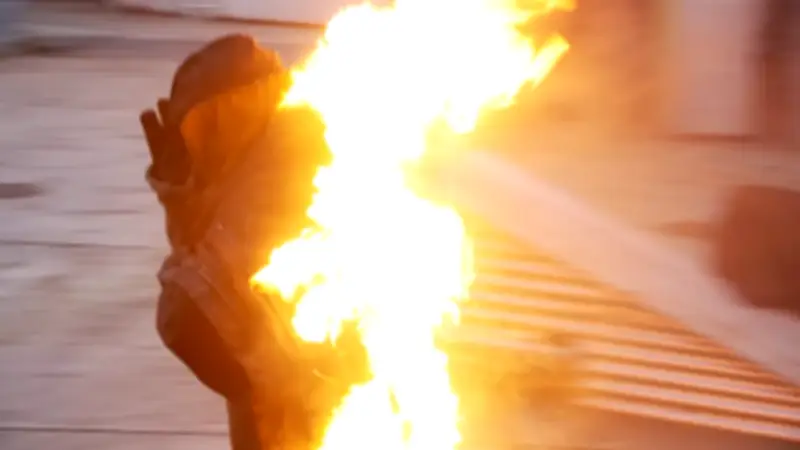 Mein Tag als Stuntman: BILD-Reporter erlebt brenzlige Situation in Flammen