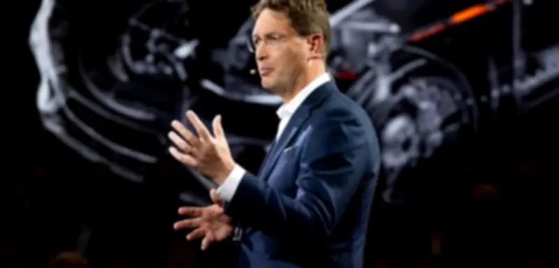 Mercedes-Benz: Gewinn 2025 um fast die Hälfte eingebrochen – China-Wettbewerb und Zölle belasten