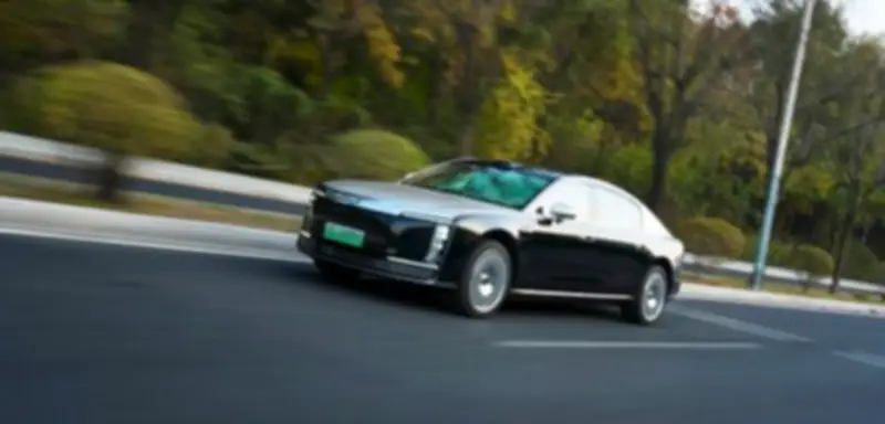 Mercedes S-Klasse gegen Huawei Maextro S800: Der harte Kampf um Chinas Luxusmarkt