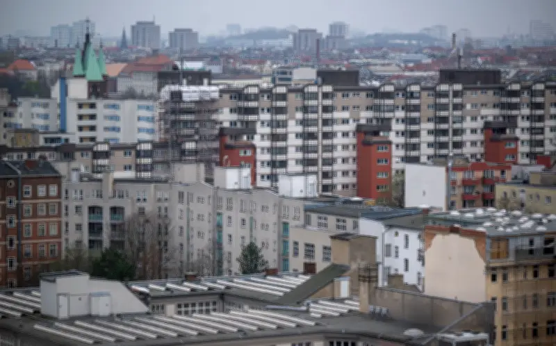 Mietpreisbremse hält Verfassungsprüfung stand: Karlsruhe weist Beschwerde zurück