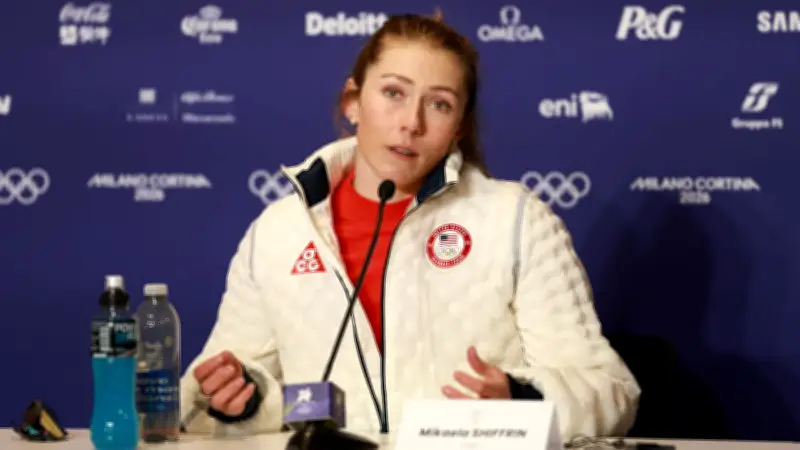 Mikaela Shiffrin gewinnt Olympia-Gold im Slalom und gedenkt ihres verstorbenen Vaters