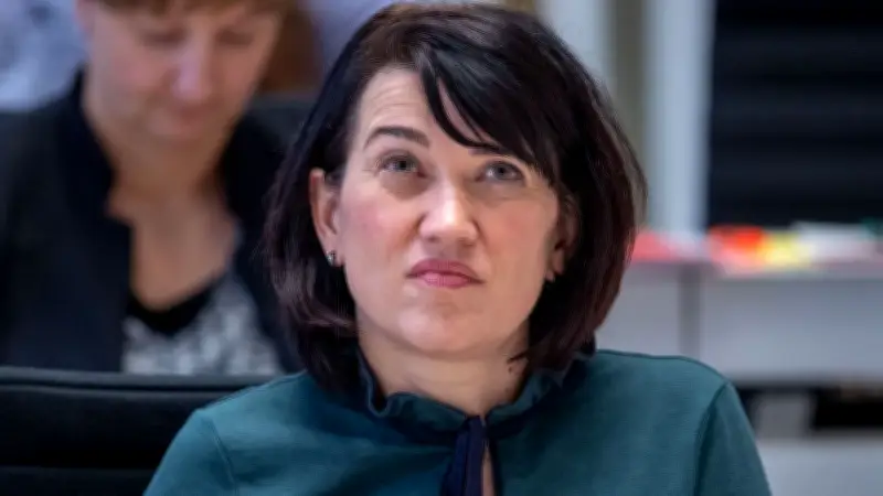 Ministerin holt Sohn früher aus Schule - Wahlkampfvorbereitung im Hintergrund?