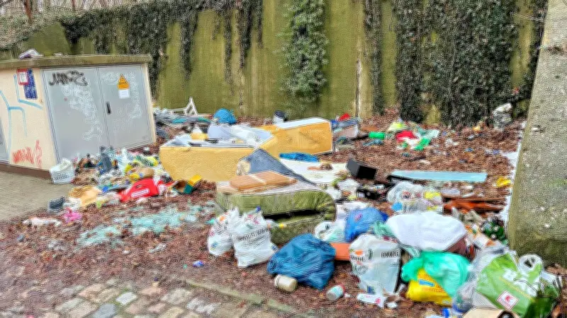 Müllberg in Zeitzer Schillerstraße: Anwohner bitten um Hilfe gegen wachsende Abfallhalde