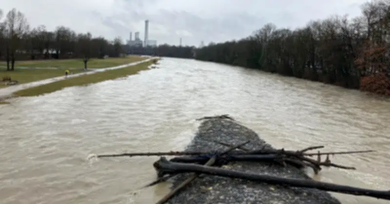 München: Bade- und Bootsverbot an der Isar nach Hochwasser bis 2. März verlängert