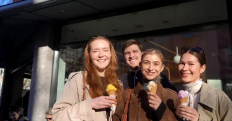 Münchens Eissaison startet: Sonne lockt, doch die Preise bleiben hoch