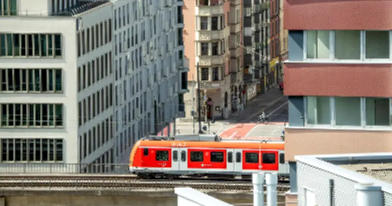 Münchens ÖPNV am Limit: 530.000 Pendler und die Suche nach Lösungen