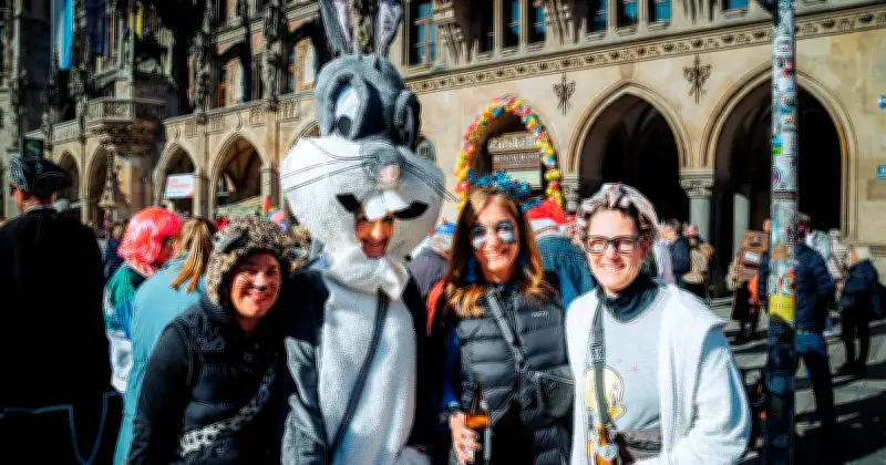 Münchner Fasching 2026: Vom edlen Ball bis zum wilden Straßenfasching