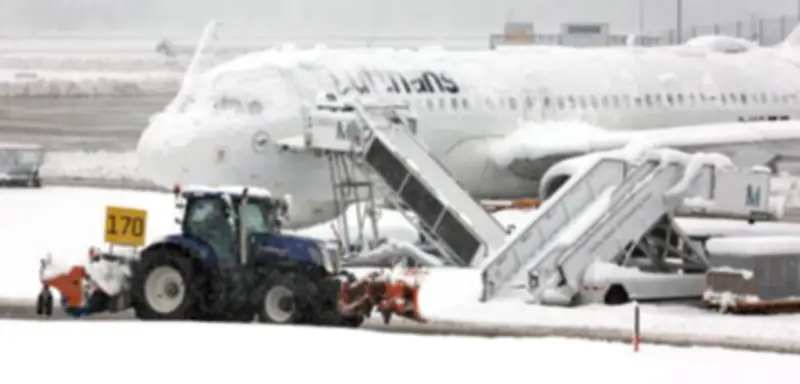 Münchner Flughafenfeuerwehr kritisiert Zwangsübernachtung von Passagieren in Flugzeugen