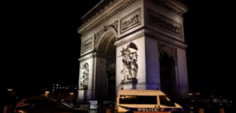 Mutmaßlicher Terrorangriff in Paris: Gendarm am Triumphbogen attackiert