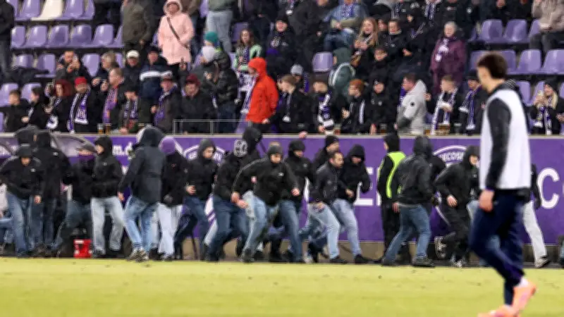 Nach Platzsturm: Drittligist Aue geht gegen eigene Chaoten vor