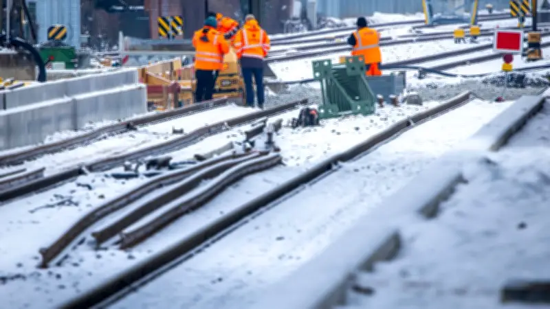 Nach Schwesigs Kritik: Deutsche Bahn verspricht Pendlern schnelle Streckenöffnung