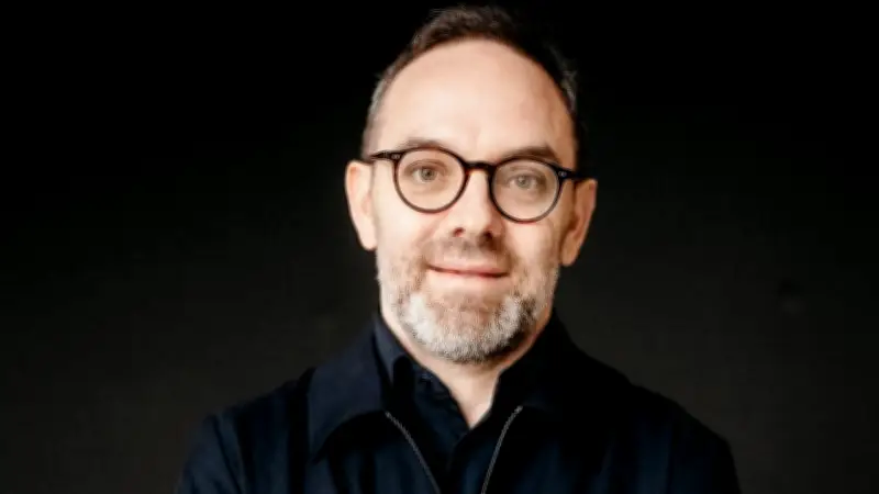 Nachbarschafts-Flirt sorgt für Aufsehen: Elversberg-Boss bis Sommer freigestellt