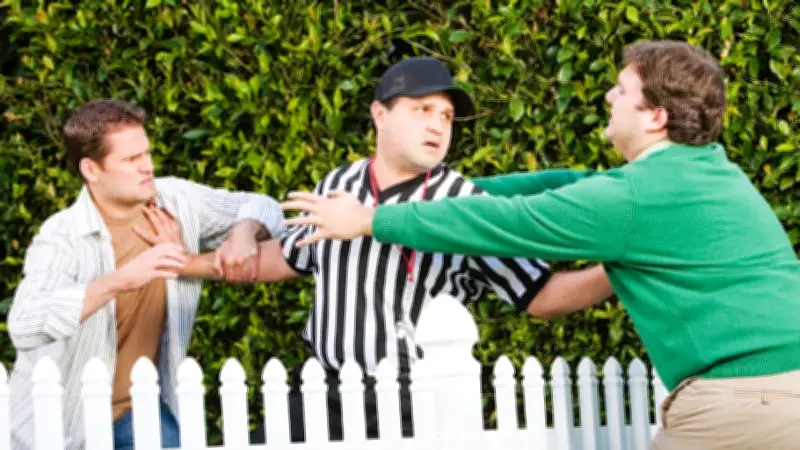 Nachbarschaftsrecht im Garten: Was erlaubt ist und was nicht