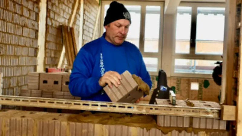 Nachhaltige Schule in Halle: Holz und Lehm als Baustoffe der Zukunft