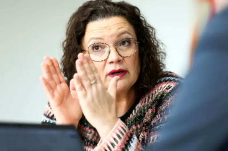 Nahles warnt: Demografie und Fachkräftemangel bedrohen deutschen Arbeitsmarkt trotz Arbeitslosigkeit