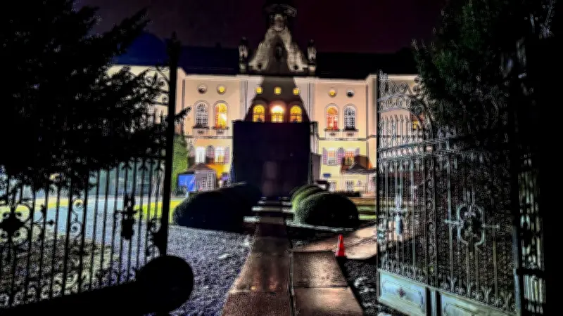 Netflix dreht Nazi-Jäger-Thriller mit Starbesetzung im sächsischen Schloss Waldenburg