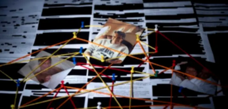 Netzwerke des Schweigens: Warum Menschen bei Unrecht oft untätig bleiben