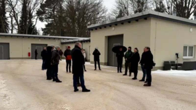 Neubrandenburg: DDR-Gebäude weicht Millionenbau - Kritik an Friedhofsgaragen