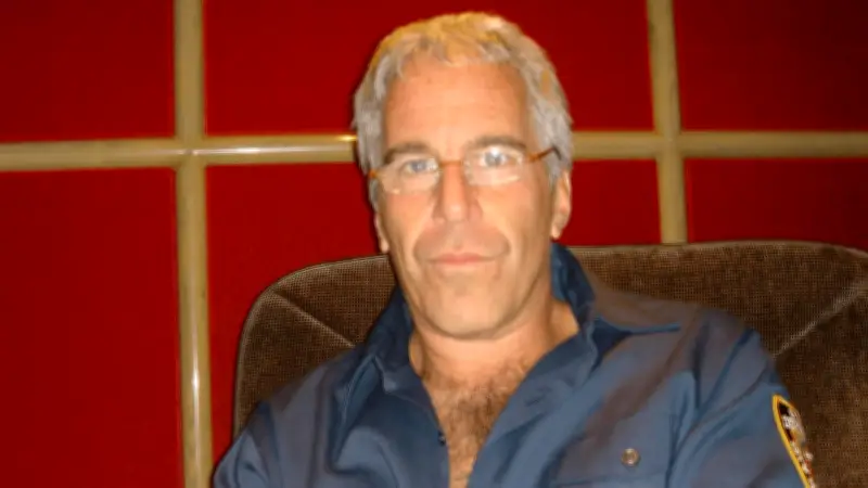 Neue Details zu Epsteins Tod: Rätselhafter 'Orangefarbener Blitz' auf Video