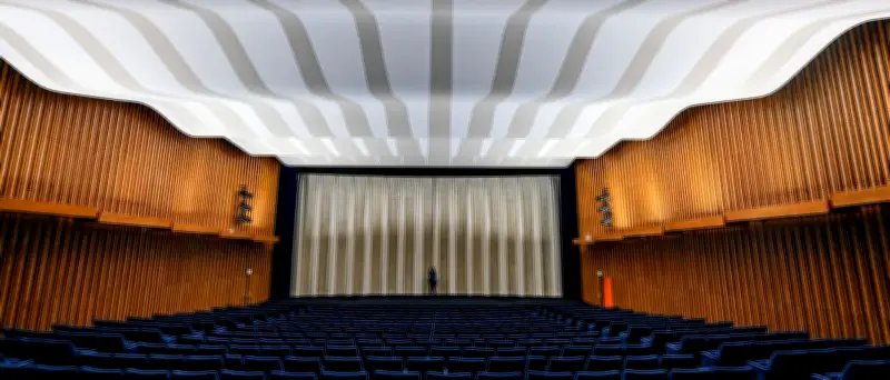 Neuer Glanz an der Karl-Marx-Allee: Ein Fotorundgang durch das sanierte Kino International