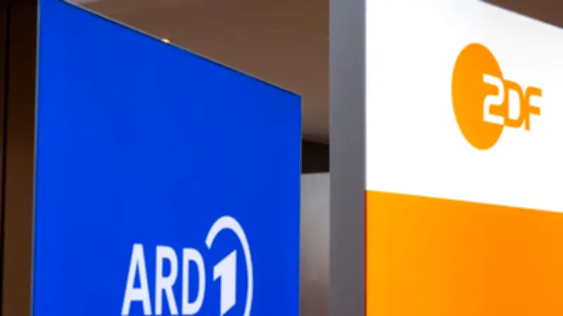 Neuer Medienrat nimmt Kontrolle über öffentlich-rechtlichen Rundfunk auf