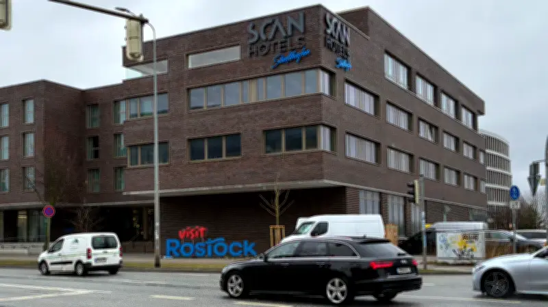 Neues Vier-Sterne-Plus-Hotel in Rostock eröffnet: 195 Zimmer und zwei Restaurants am Hafen