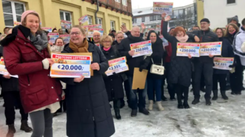 Neustrelitz feiert: 300 Lottogewinner teilen sich zwei Millionen Euro bei Postcode-Lotterie