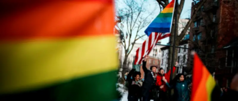 New York setzt sich gegen Trump durch: Regenbogenflagge am Stonewall-Monument wieder gehisst