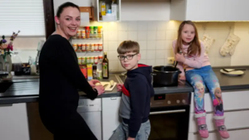 Niedrigste Geburtenrate aller Zeiten: Familien kämpfen mit hohen Kosten