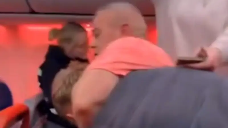 Notlandung nach Bordprügelei: Jet2 verhängt Hausverbot gegen Passagiere