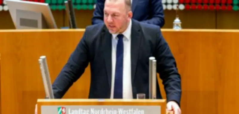 NRW-Landtag stoppt Gehälter nach AfD-Vetternwirtschaft-Vorwürfen – SPIEGEL-Recherche enthüllt fragwürdige Mitarbeiterverhältnisse