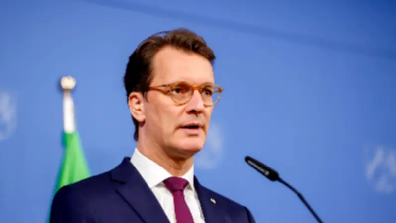 NRW-Ministerpräsident Wüst äußert sich zum Fall des Kölner Stütze-Empfängers