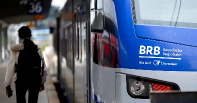 Oberbayern: Bahndamm rutscht ab – Strecke Rosenheim-Holzkirchen gesperrt