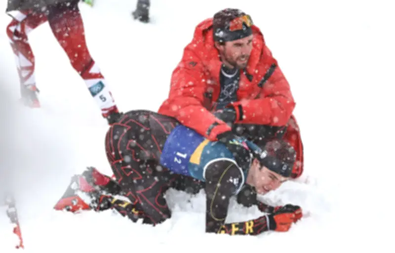 Olympia-Drama im Teamsprint: Deutsche Kombinierer stürzen aus Medaillenrennen