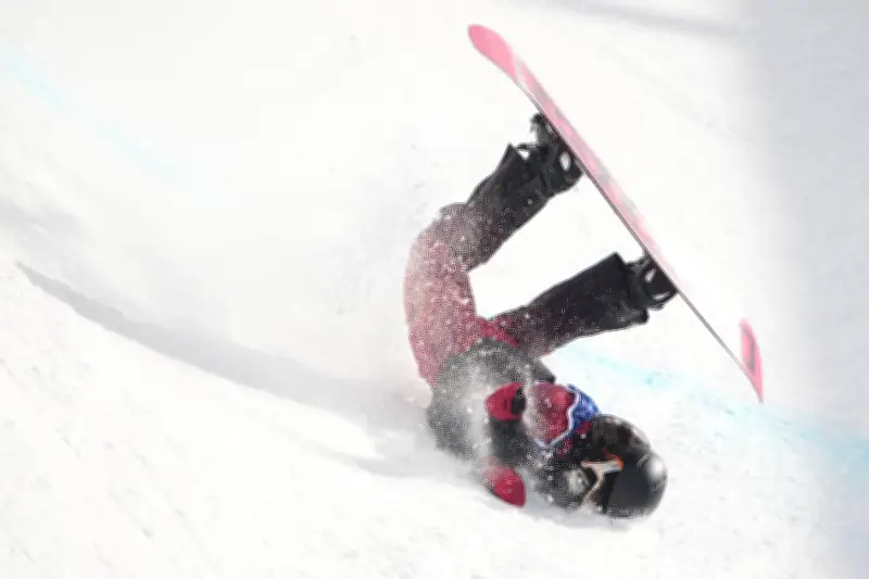 Olympia-Entwarnung: Snowboarderin Liu Jiayu nach schwerem Sturz unverletzt
