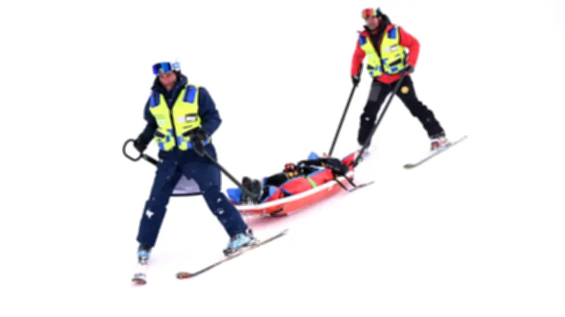 Olympia: Schwerer Sturz bei Freestyle-Wettbewerb – Athlet muss abtransportiert werden