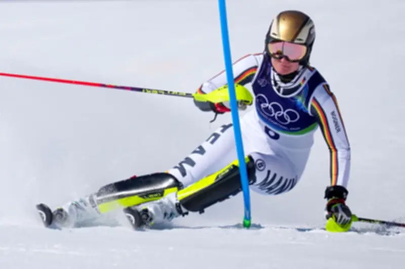 Olympia-Slalom: Lena Dürr auf Medaillenkurs, Shiffrin dominiert klar
