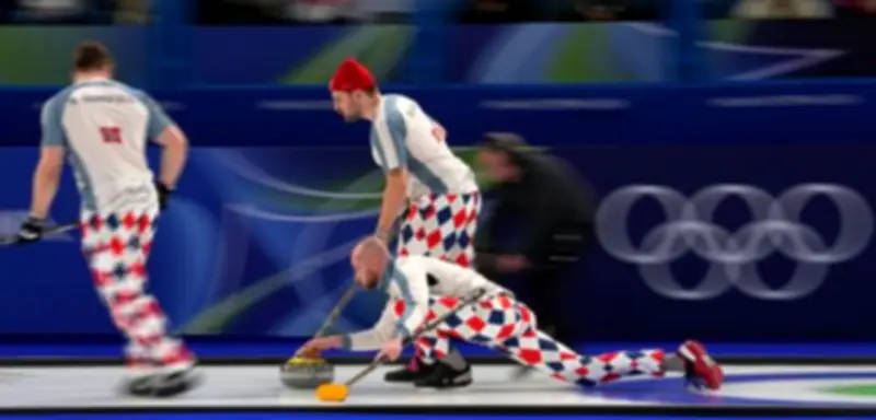 Olympia-Tag 13: Norwegische Curler ehren Ex-Kapitän mit bunten Hosen, deutsche Hoffnungen im Slalom