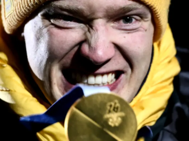 Olympiasieger Max Langenhan zieht die Lose für das DFB-Pokal-Halbfinale