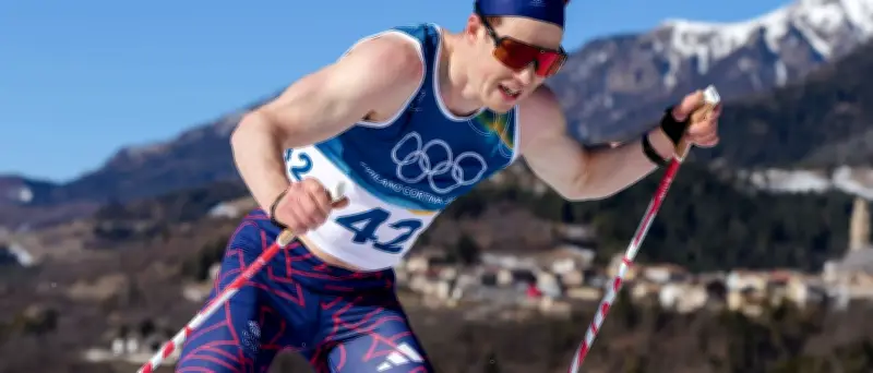 Olympische Hingucker: Langläufer laufen bei Winterspielen mit nacktem Oberkörper