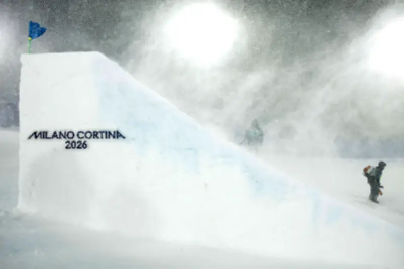 Olympische Winterspiele: Schneechaos zwingt zu weiteren Absagen - Kombinierer bangen