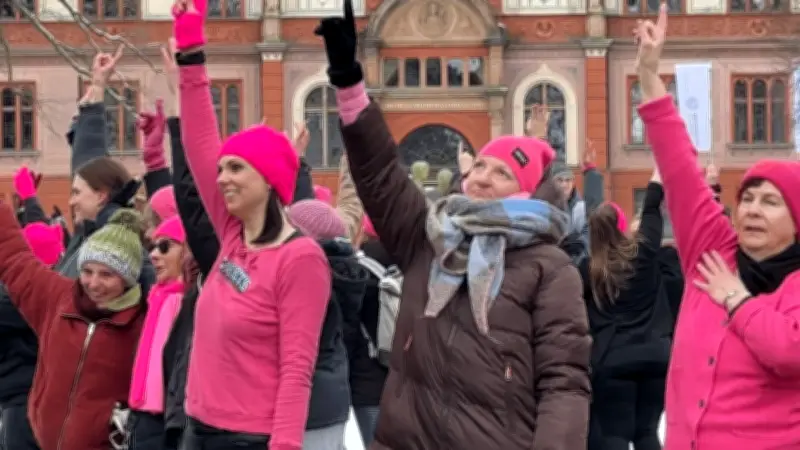 One Billion Rising in Rostock: Gemeinsamer Tanz gegen Gewalt an Frauen rührt zu Tränen