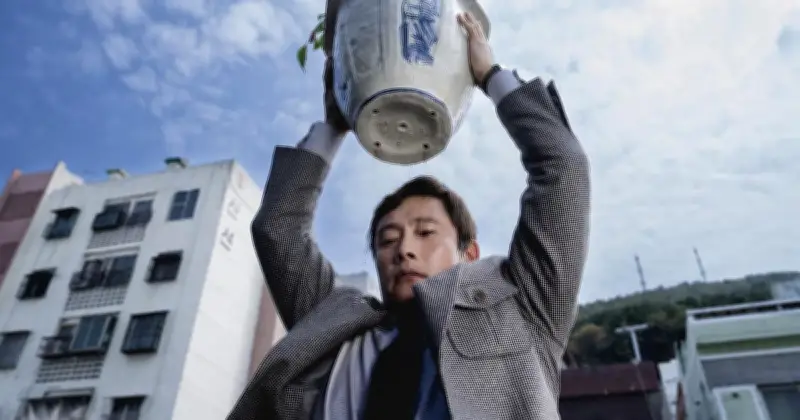 Park Chan-wooks 'No Other Choice': Schwarzhumorige Kritik am Kapitalismus und Arbeitswahn