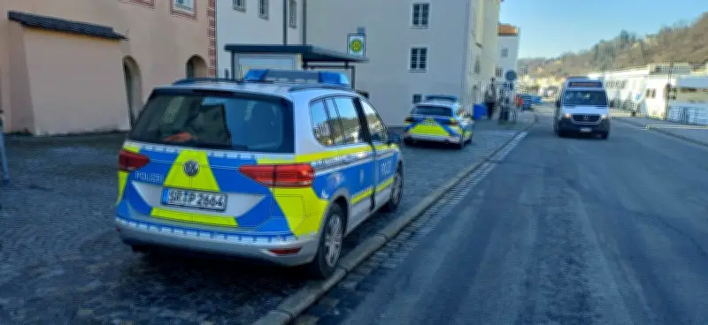 Passau: 22-Jähriger flieht nach Gerichtstermin - Polizei sucht mit Hubschrauber